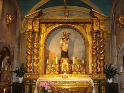 Le Puy-en-Velay, altar and statue of St.Jean-François Régis.