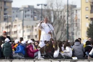 Pope Francis in Naples. Pic courtesy: news.yahoo.com