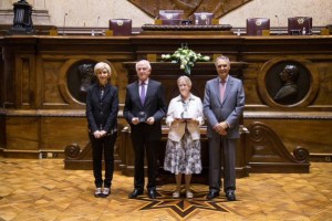 Sr Dr Maura Lynch receiving the North South Award in the Portuguese parliament.