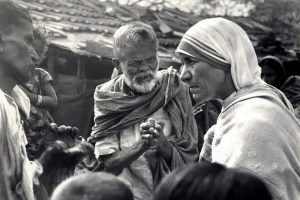 Mother Teresa and lepers